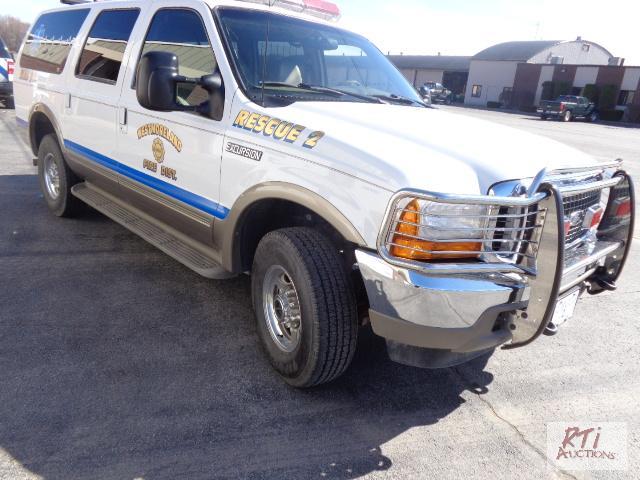 lot 3 image: 2000 FORD Excursion 4WD VIN 1FMNU43SXYEA9993...