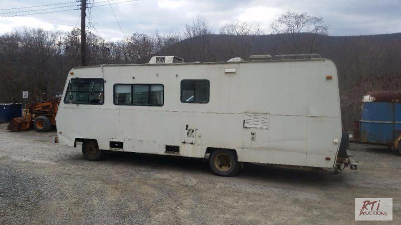 lot 7 image: 1995 Dodge motor home, VIN M40CA8TS21978. St...
