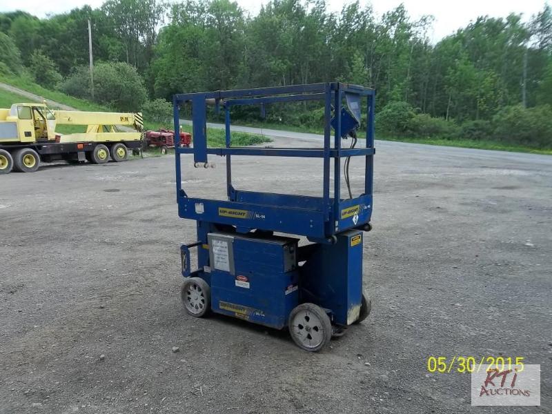 lot 25 image: Up-Right SL 14 Electric Manlift, 550 lb load ...