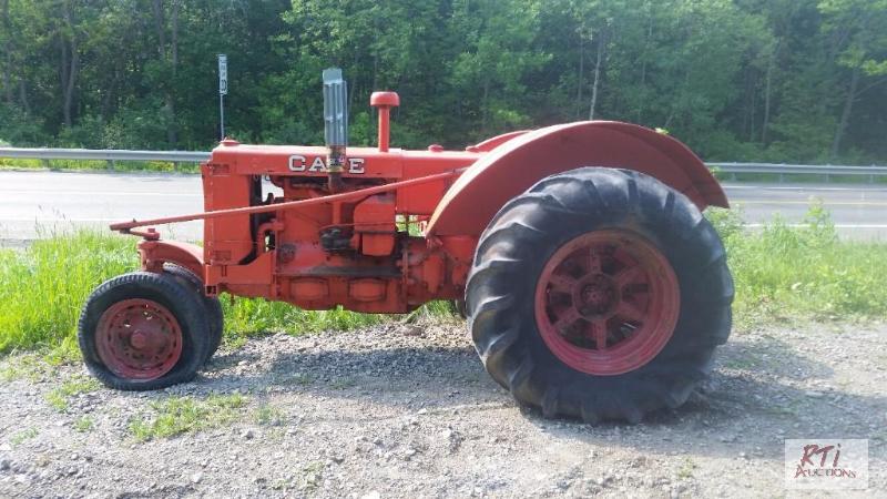 lot 28 image: Old case tractor, never had it running, tin w...
