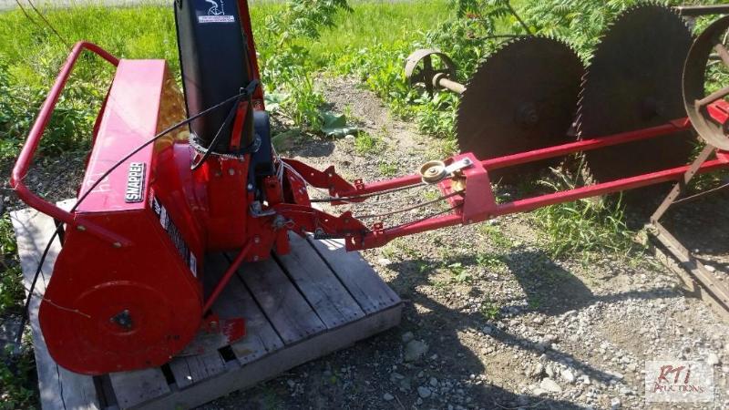 lot 29 image: Snapper snow blower attachement, fits a lawn ...