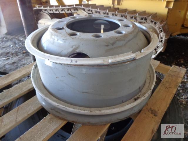 lot 48 image: (1) 11.00-24 3-pc Truck Rim (Fits 88 Mack). A...