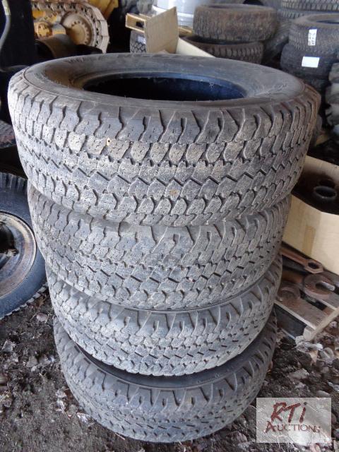 lot 58 image: (1) P19575R14 Tire, (1) P23575R15 Tire, (3)...