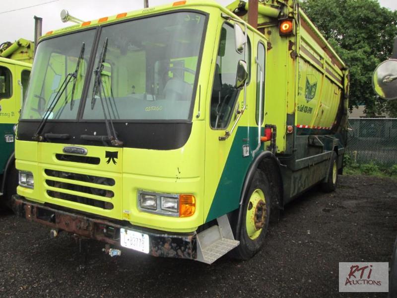lot 16 image: 2003 Freightliner equipped with G-S Products ...
