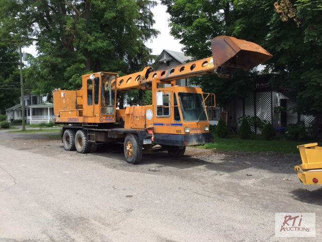 lot 25 image: 1981 Gradall G-660 TA Rubber Tired Excavator...