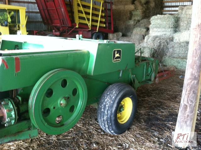 lot 31A image: John Deere 346 wire baler with 14 turn chute...