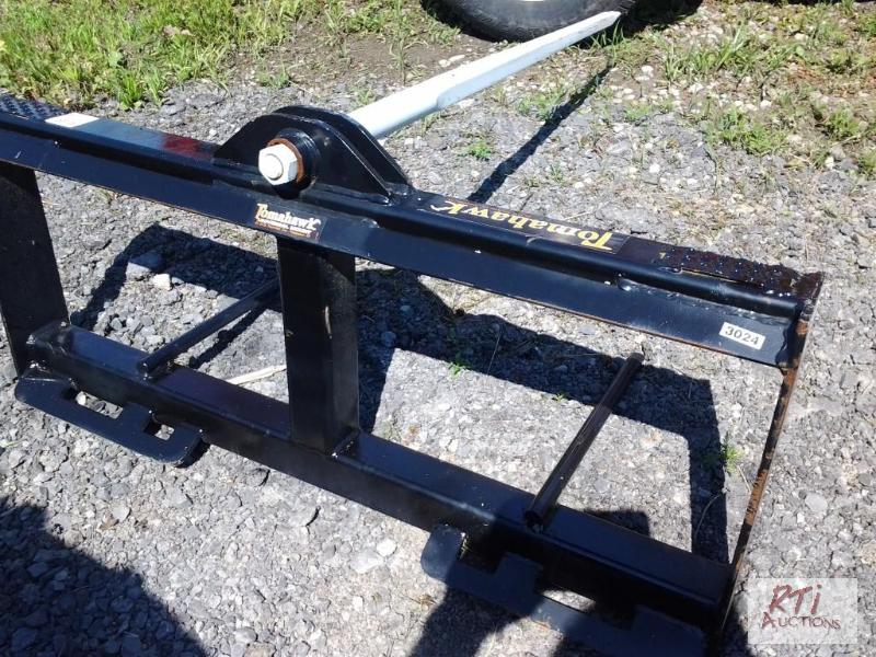 lot 36 image: New bale spear (never used, fits skid steer l...
