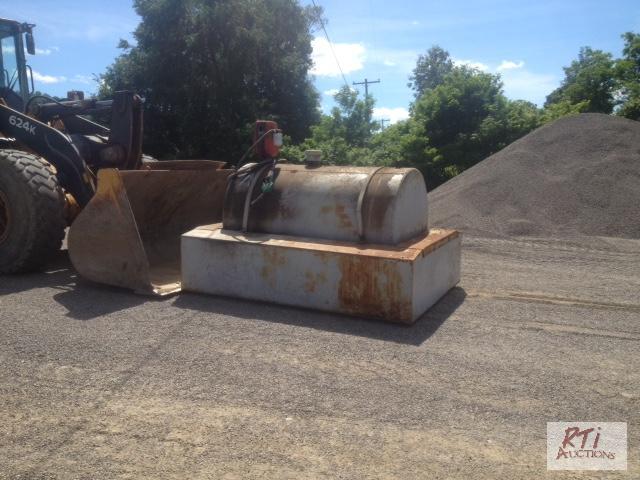 lot 39 image: 500 Gallon Petroleum Tank with electric pump ...