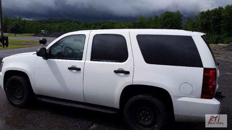 lot 6 image: 2009 Chevrolet Tahoe 2WD SUV, VIN# 1GNEC03059...