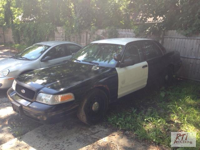lot 19 image: 2008 Ford Crown Victoria