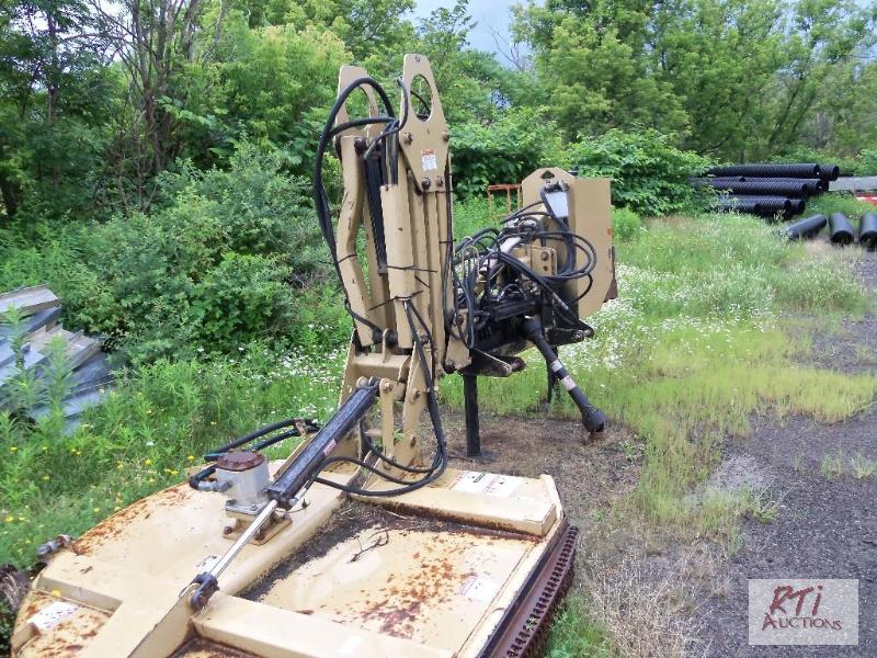 lot 26 image: Landpride 2660 rotary mower