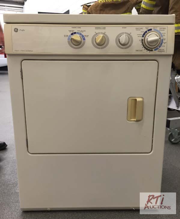 lot 44 image: Front Load Dryer