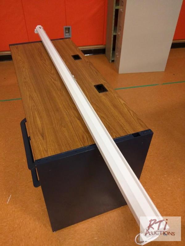 lot 71 image: (5) Vesatile 6 Hanging Projection Screen