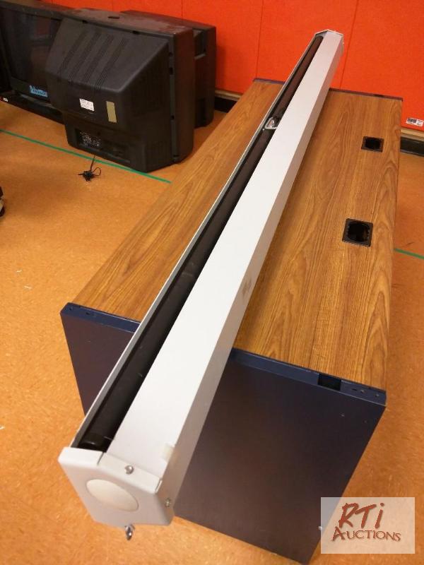 lot 72 image: (5) Bretford Series 65 6 Hanging Projection Screen