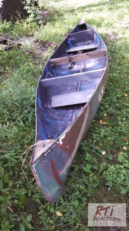 lot 81 image: Canoe