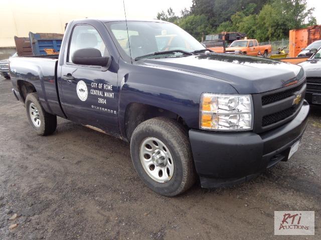 lot 16 image: 2008 CHEVY 1500 4WD Silverado (#2804) Regular...
