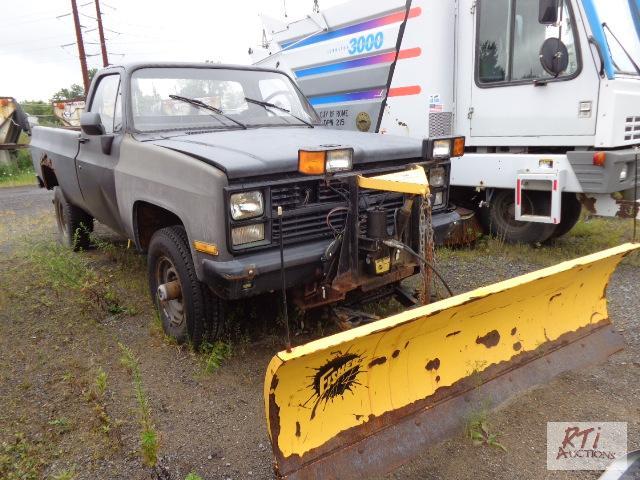 lot 19 image: 1986 CHEVY (#159) 4WD Pickup VIN 1GCGD34J7GF...