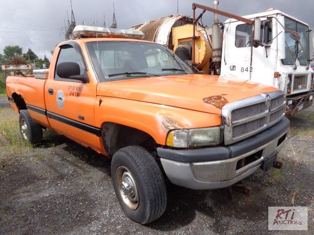 lot 24 image: 2002 DODGE RAM2500 4WD Pickup, VIN 3B7KF26Z7...