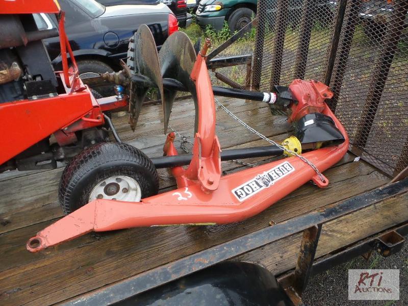 lot 25 image: BUSH HOG 3-pt Post Hole Auger wlarge bit....