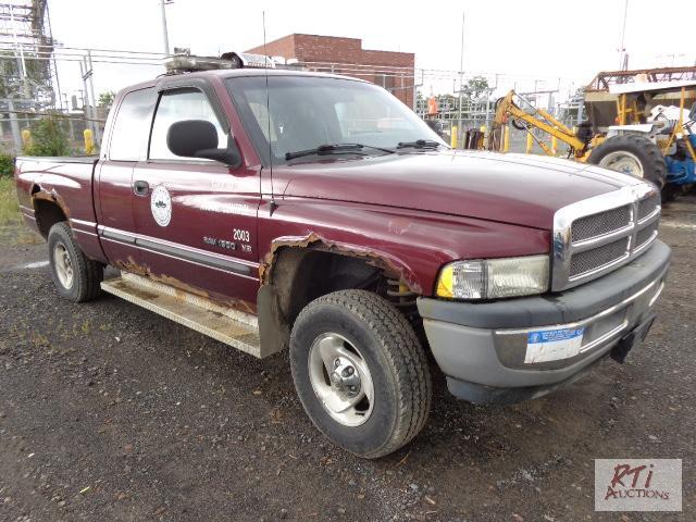 lot 26 image: 2001 DODGE RAM1500 (#2003) 4WD Pickup Truck. ...