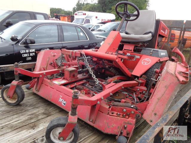 lot 28 image: TORO Groundsmaster 325-D mower, SN 307953022...