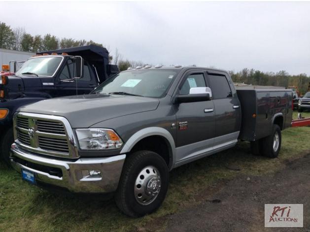 lot 2 image: 2012 Dodge Ram 3500