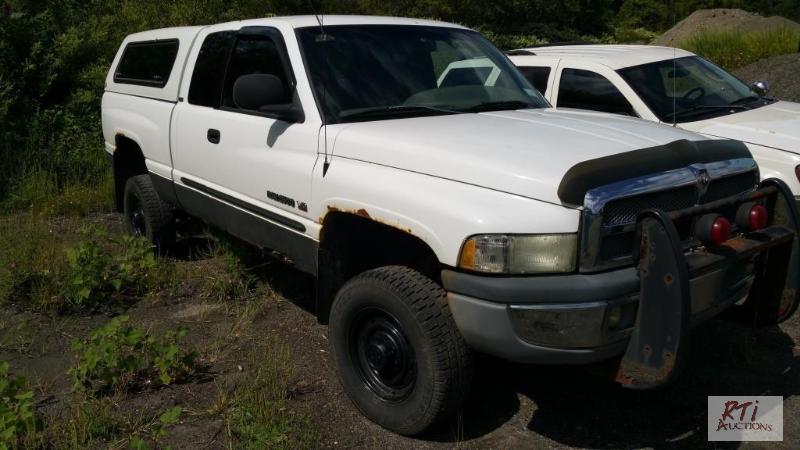 lot 21 image: 2001 Dodge Ram 2500 Pickup, VIN 1B7KF23W71J58...