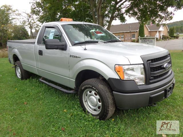 lot 3 image: 2013 Ford F-150XL 4WD Regular Cab Pickup Tru...