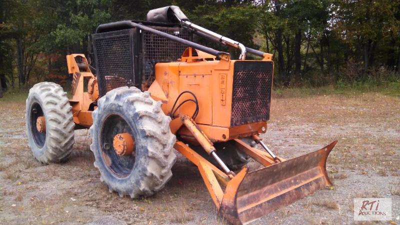lot 37 image: Case Beloit Skidking 300. Engine - Detroit 35...
