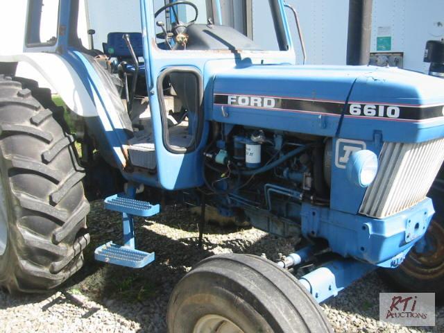 lot 39 image: Ford 6610 Series II tractor, open cab, 4 cyl....