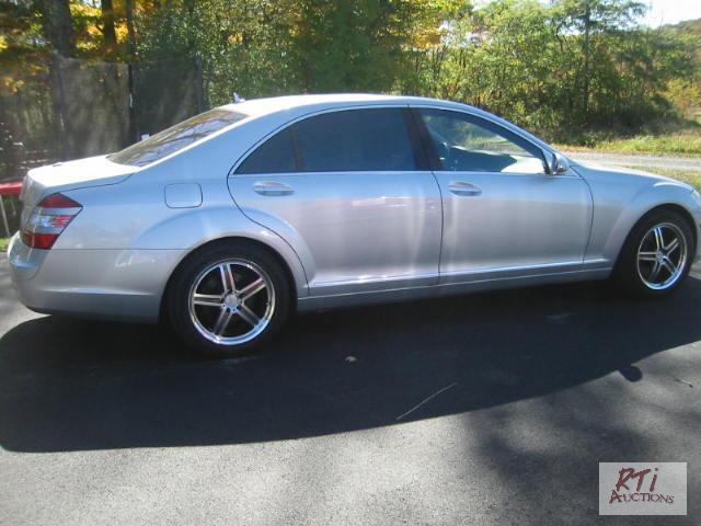 lot 7 image: 2007 Mercedes Benz S550&nbspRWD sedan, V8m A...