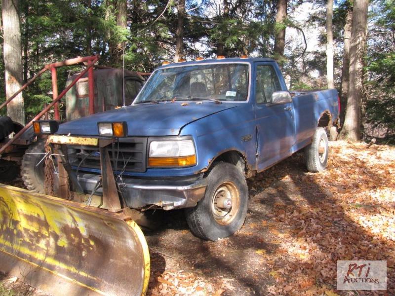 lot 11 image: 1993 F250 pickup truck with Myers plow. 165K ...