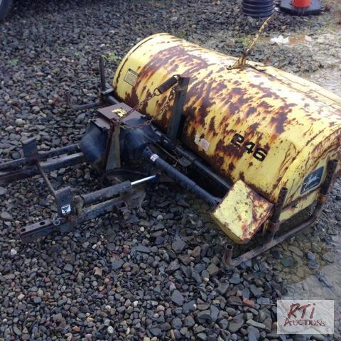 lot 51 image: John Deere 246 sweeper, front mount. Unit is ...
