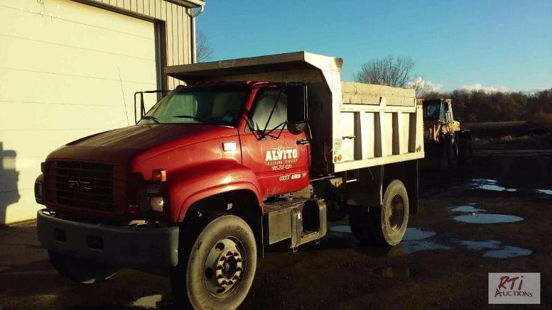 lot 15 image: 2002 GMC C7500 SA dump truck. Cat 3126 diesel...