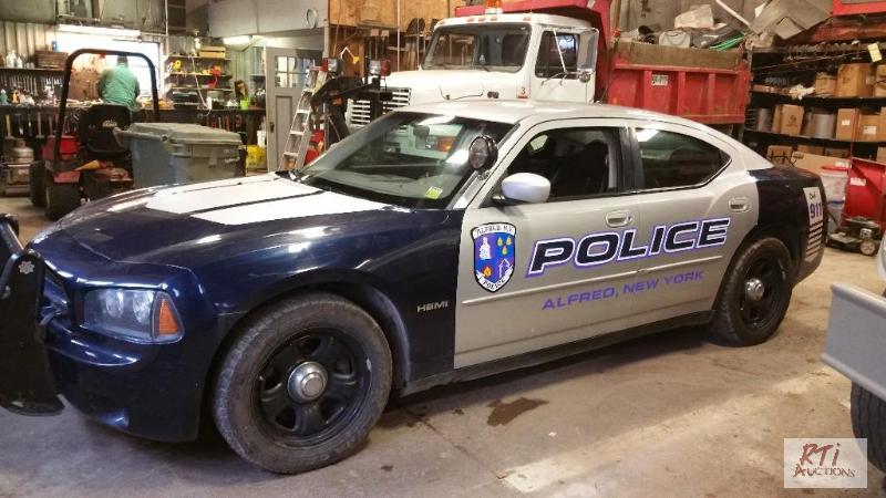 lot 3 image: 2008 Dodge Charger (Police car), VIN 2B3LA43...
