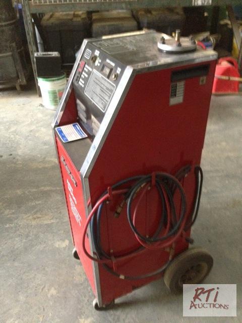 lot 34 image: SNAP-ON Refridgerant Recovery Recycling machi...