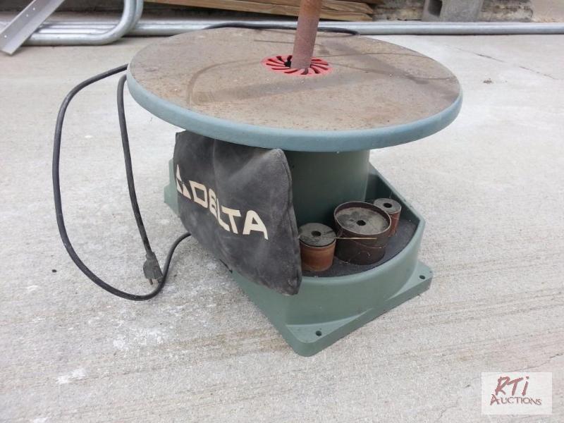 lot 38 image: DELTA &quotBoss&quot Bench Oscillating Spin...