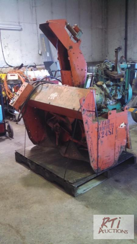 lot 41 image: Snowblower with 2 cylinder diesel power unit....