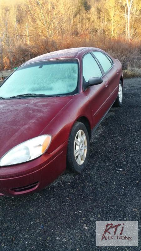 lot 5 image: 2005 Ford Taurus, VIN 1FAFP53U45A88954, AC, ...