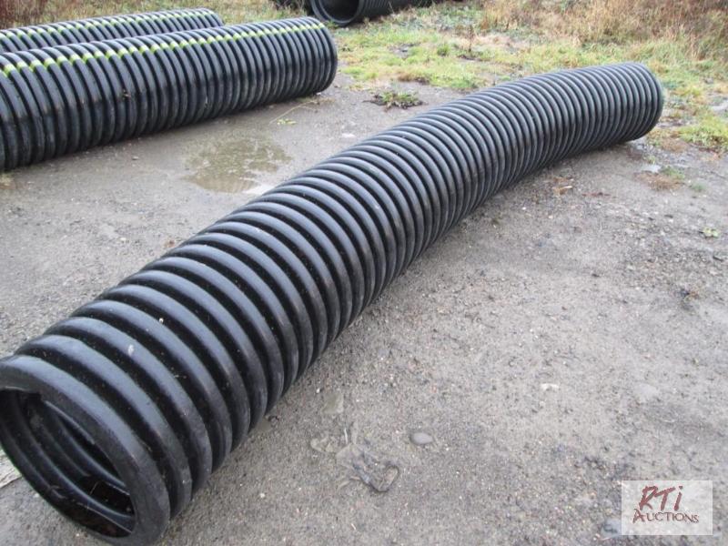 lot 29 image: 1 piece of 15 inch x 12 feet corrugated black...