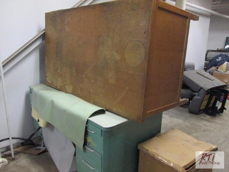 lot 38 image: Wood Desk, metal desk. All equipment sells AS...