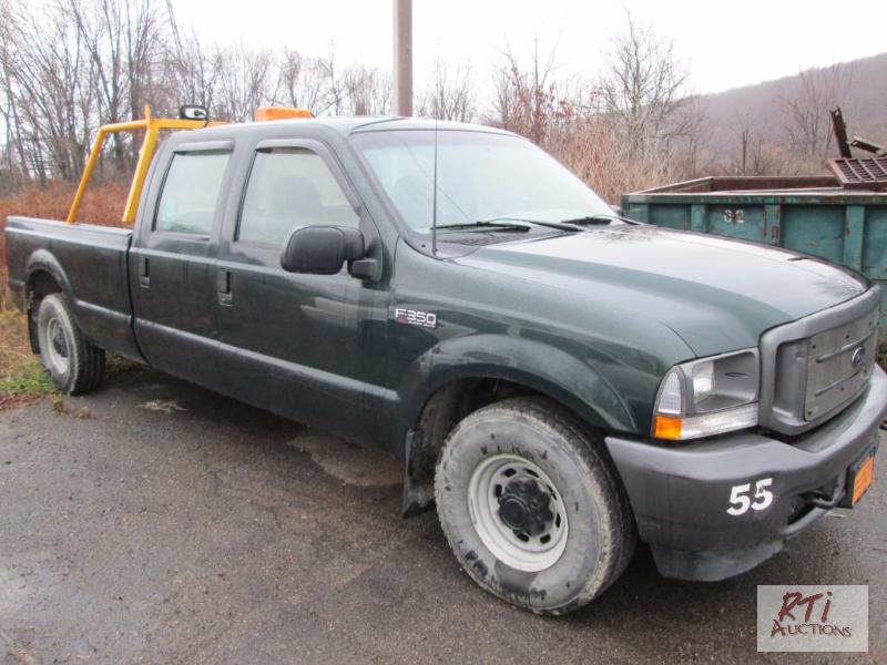 lot 4 image: 2003 Ford F350XL SD 2WD crew cab pickup, VIN ...