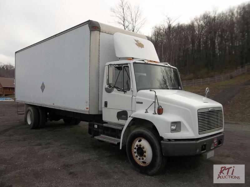 lot 14 image: 2000 Freightliner 24 ft box truck. Air ride. ...