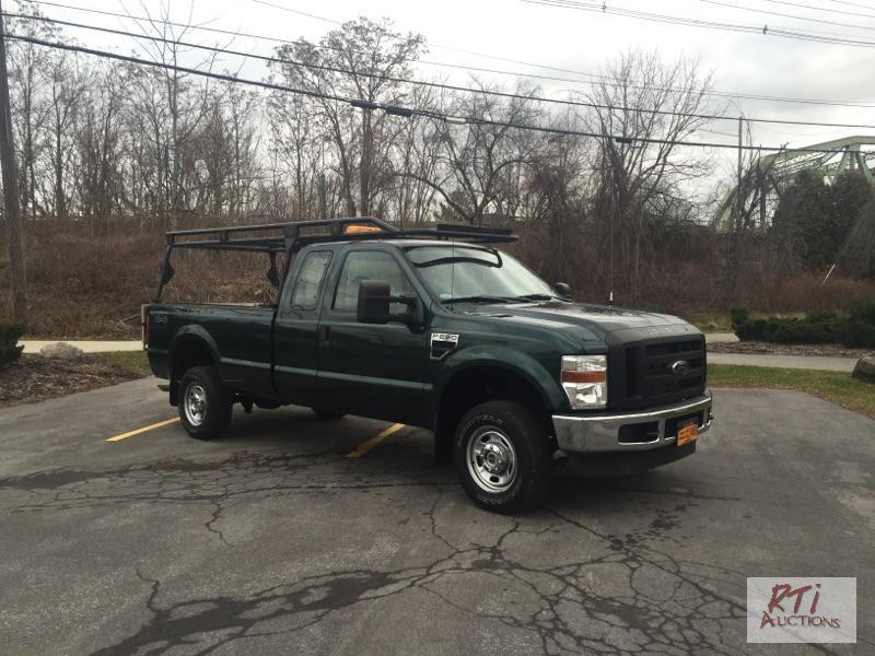 lot 2 image: 2010 Ford F250SD 4WD Super Cab pickup, VIN # ...