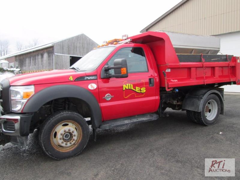 lot 1 image: 2012 Ford F550SD XL 4WD dump, VIN# 1FDUF5HTOC...