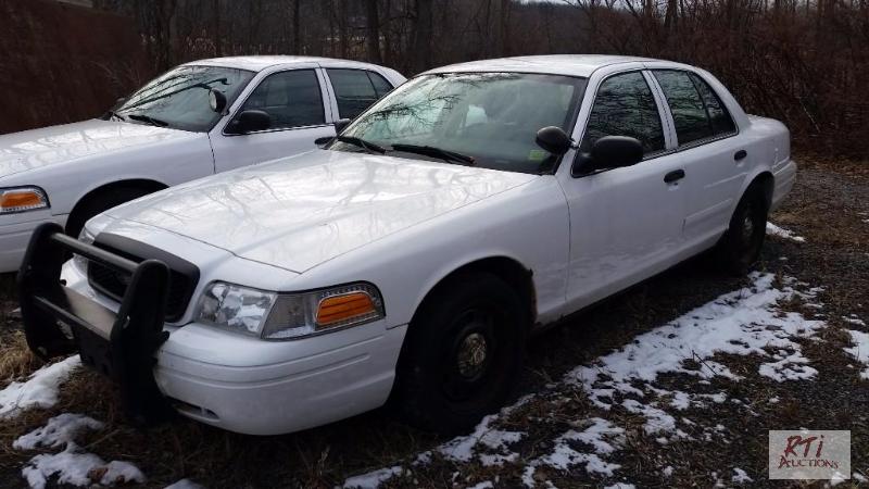 lot 12 image: 2008 Ford Crown Victoria 4DSD, VIN # 2FAFP71V...