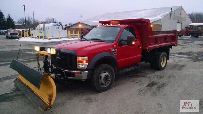 lot 2 image: 2007 Ford F550 4WD dump, VIN# 1FDAF57R08EC314...