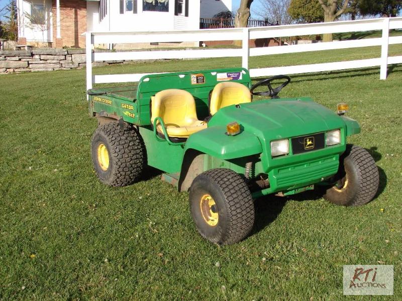 lot 23 image: John Deere 2x4 gator gas powered, 1800 hours,...
