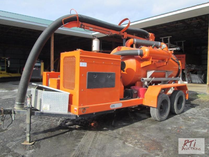 lot 29 image: 2006 Pipe Hunter tow behind sewer vac powered...