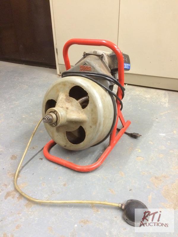 lot 39 image: Ridgid 38 snake, runs forward and backward, ...